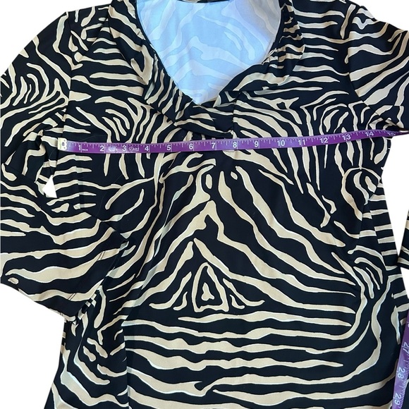 J. Mclaughlin zebra print Durham ruffled Catalina Cloth 3/4 sleeve tee Size XS - Picture 5 of 9